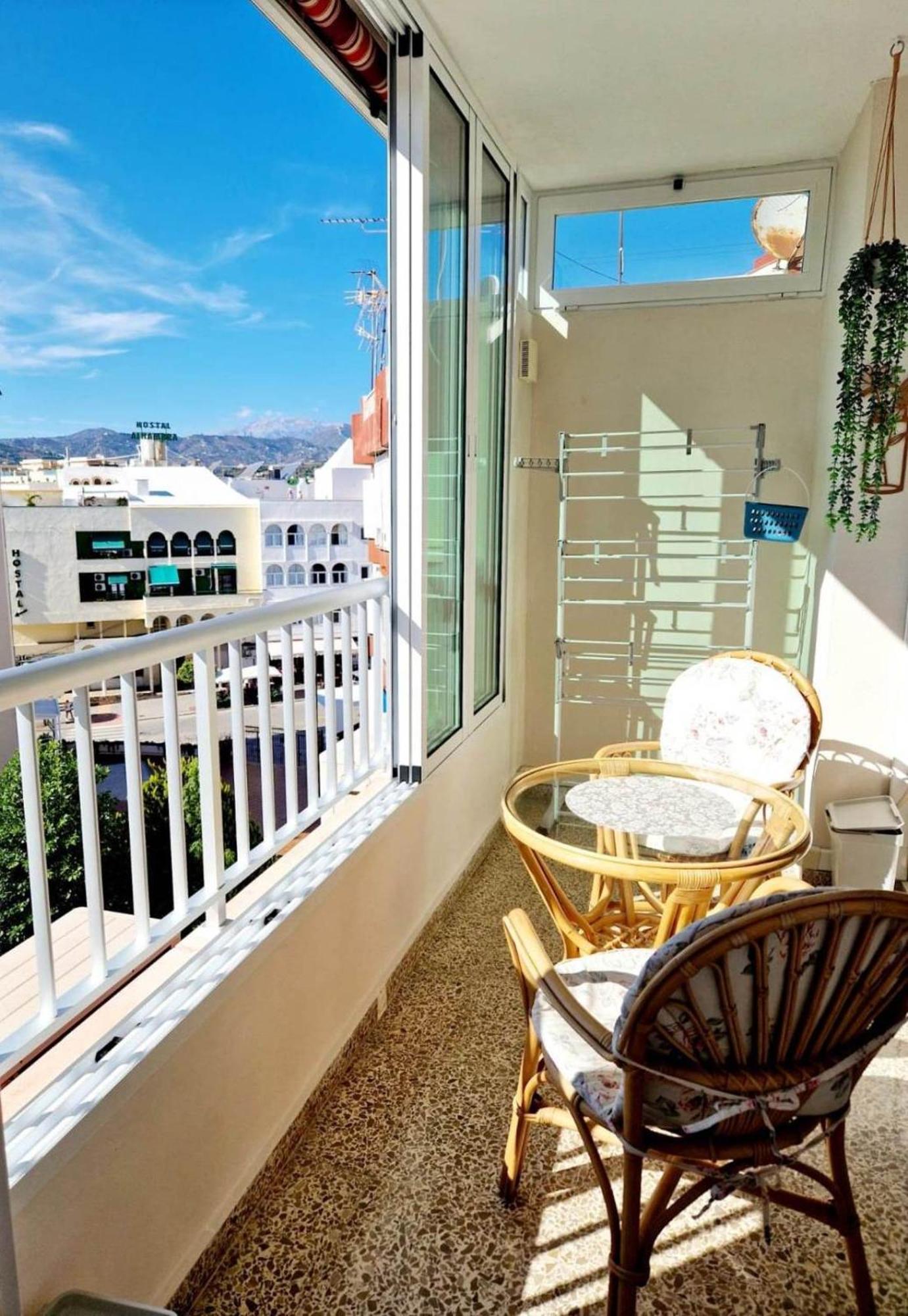 Luminoso Apartamento Playa Torrecilla. Con Piscina Nerja Kültér fotó